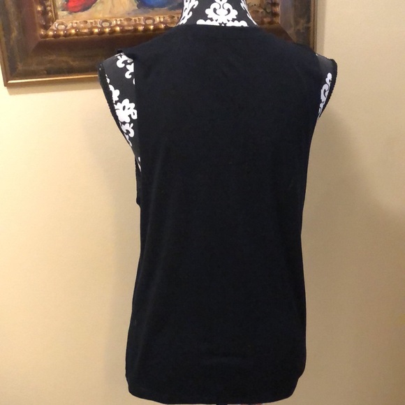 💪Chin💝Up Apparel “The Gym Is My Happy Hour” sleeveless over top - Picture 4 of 9